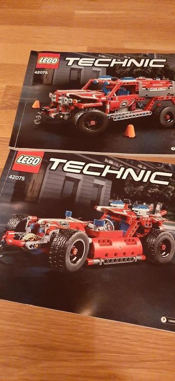 LEGO TECHNIC BRANDRACER & EERSTE HULP WAGEN beschikbaar voor biedingen