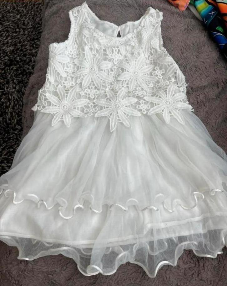 Mooie Gelegenheids Kinder Jurken /Kinderjurken zgan maat 116, Kinderen en Baby's, Kinderkleding | Maat 116, Zo goed als nieuw