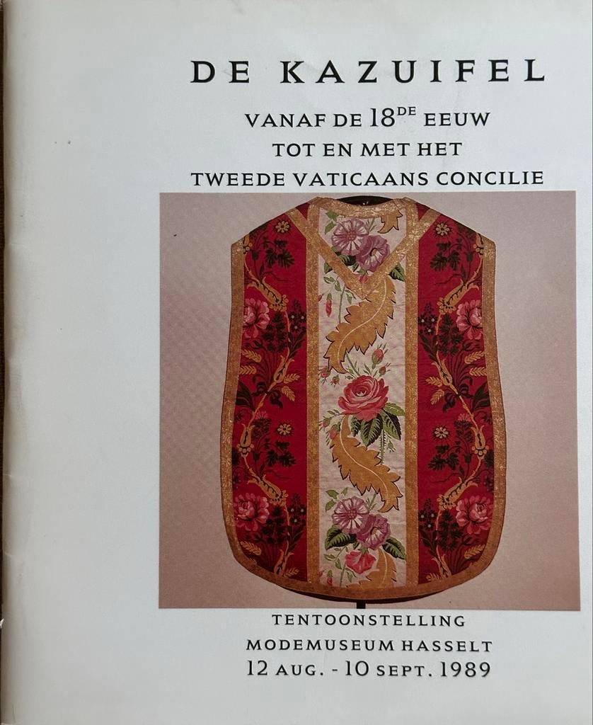 Catalogus Modemuseum Hasselt - De Kazuifel, Ophalen of Verzenden, Gelezen, Catalogus