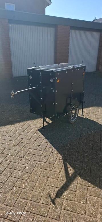 Fietskar/brommerkar/viskar beschikbaar voor biedingen