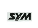 Sticker Sym zwart origineel 87170-ata-000, Ophalen of Verzenden, 50cc-Scooterparts, Info@50cc-scooterparts.nl, Veen