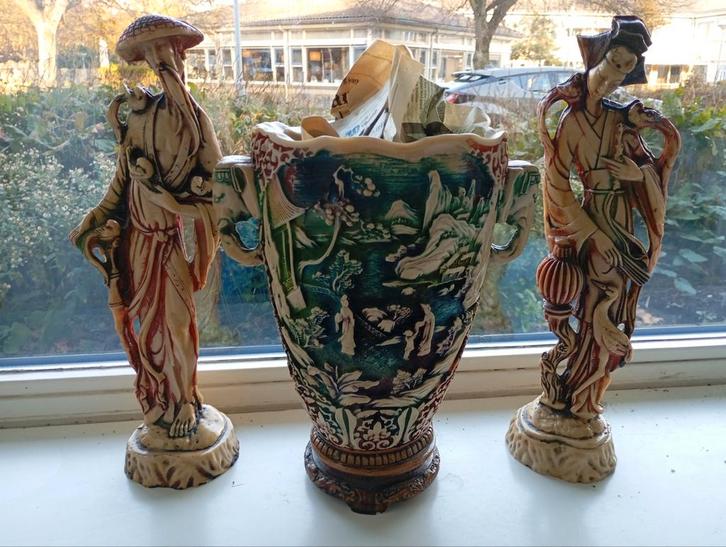 Chinees Beelden Paar met Vaas, Antiek en Kunst, Kunst | Niet-Westerse kunst, Ophalen of Verzenden