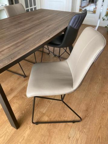 XOOON Domani eettafel stoelen 4 stuks skaileer beschikbaar voor biedingen