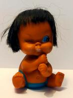 Vintage rubberen pop met emotie., Verzamelen, Poppen, Ophalen of Verzenden, Gebruikt, Pop