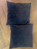 2 donkerblauwe velvet kussens te koop dutch decor, Huis en Inrichting, Woonaccessoires | Kussens, Ophalen, Gebruikt, Blauw, Vierkant