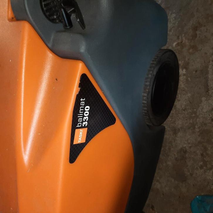Veegmachine op acu  taski balimat 3300, Doe-het-zelf en Verbouw, Reinigingsmachines, Zo goed als nieuw, Overige typen, Ophalen of Verzenden