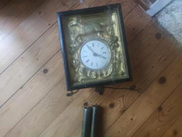 Oude gouden klok  beschikbaar voor biedingen
