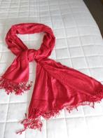 rode sjaal( 1x gedragen), Kleding | Dames, Ophalen of Verzenden, Sjaal, Zo goed als nieuw