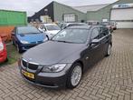 BMW 3 Serie Touring 325i High Executive (bj 2007), Auto's, Gebruikt, 2497 cc, 1465 kg, Parkeersensor