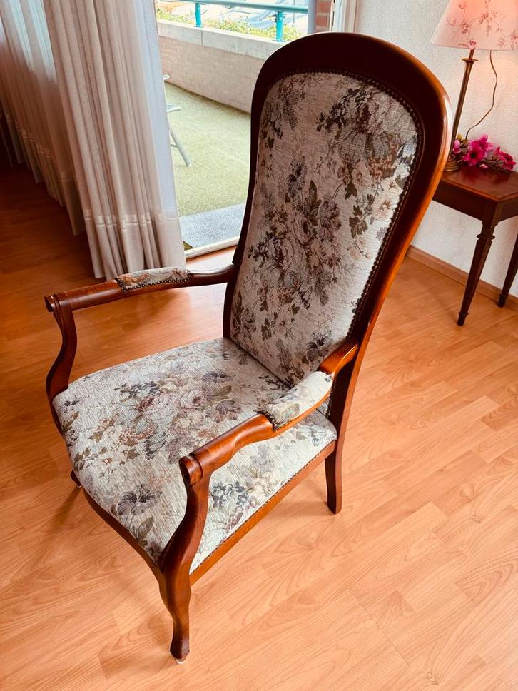 Klassieke Fauteuil met Bloemenmotief, Huis en Inrichting, Fauteuils, Gebruikt, Hout, 50 tot 75 cm, 75 tot 100 cm, Ophalen