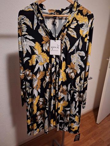 Tuniek wide bottom met plooi SARI - Zwart Yoek beschikbaar voor biedingen