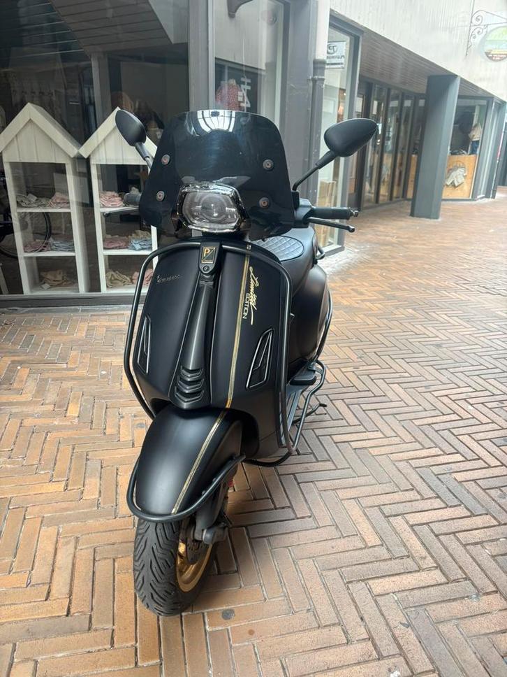 Vespa Sprint custom full option 2021, akrapovic, Fietsen en Brommers, Scooters | Vespa, Zo goed als nieuw, Overige modellen, Maximaal 45 km/u