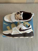 Nike Zoom Field Jaxx x Travis Scott 42.5, Kleding | Heren, Schoenen, Ophalen of Verzenden, Nieuw, Bruin, Sportschoenen