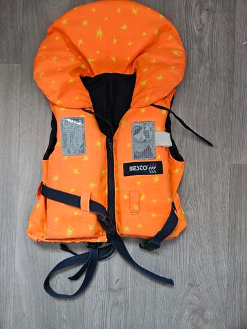 Zwemvest Besto (zonder fluitje) beschikbaar voor biedingen