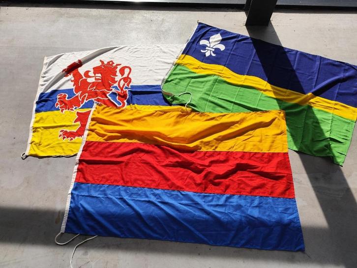 Diverse vlaggen van verschillende provincies 95x150cm, Diversen, Vlaggen en Wimpels, Gebruikt, Ophalen