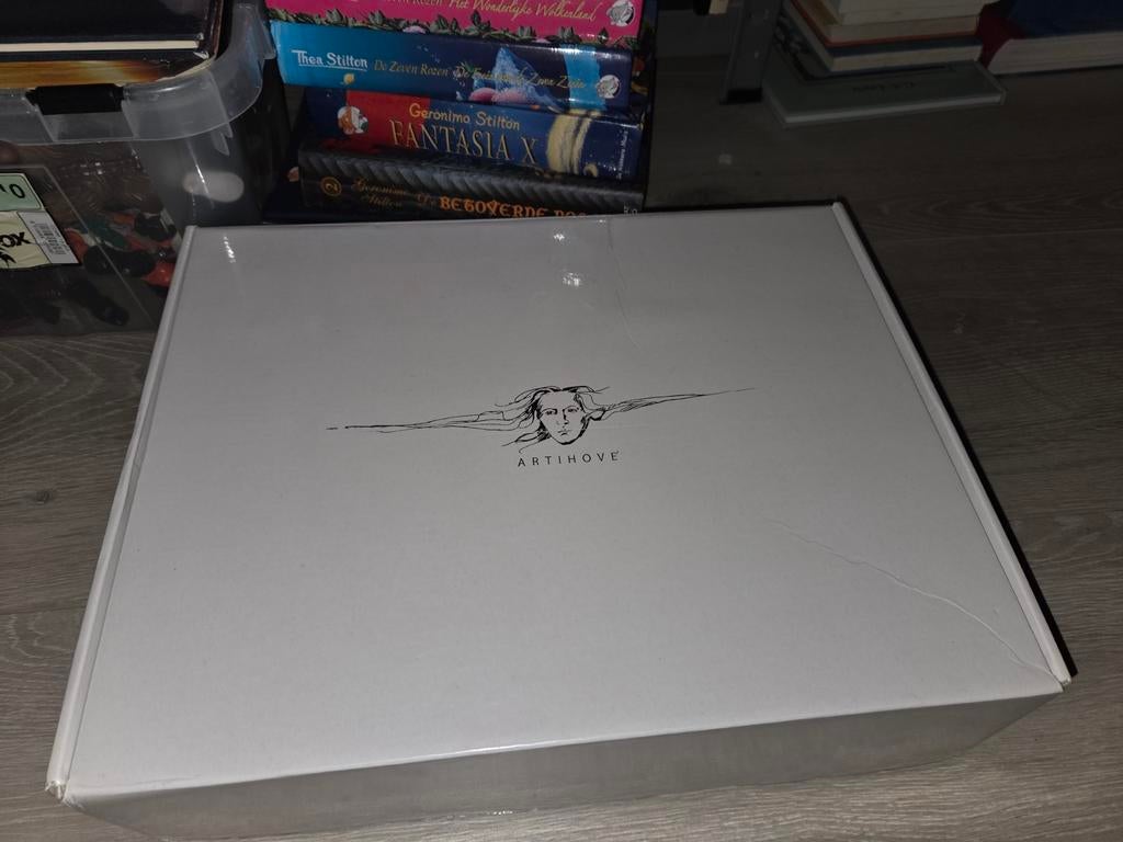 Artihove - Box met 4 glazen en fles, Antiek en Kunst, Kunst | Designobjecten, Ophalen of Verzenden