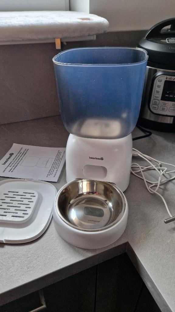 Beeztees automatische voederbak, Dieren en Toebehoren, Kattenvoerbakken en Drinkbakken, Zo goed als nieuw, Automatisch, Ophalen