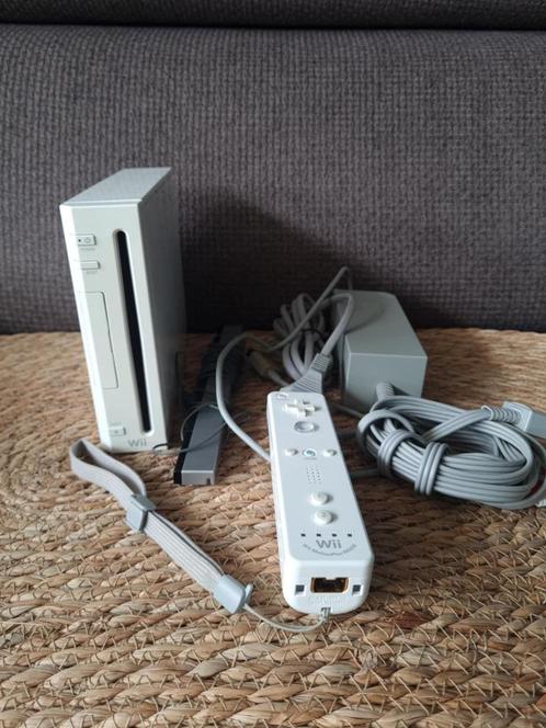 Nintendo Wii - Inclusief Remote met motion plus inside, Spelcomputers en Games, Spelcomputers | Nintendo Wii, Zo goed als nieuw