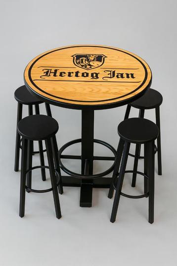 Hangtafels/bartafels beschikbaar voor biedingen