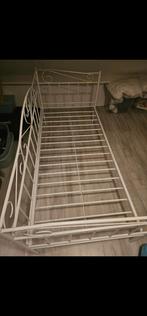 Mooi wit metalen bedframe, Ophalen, Eenpersoons, Wit, Romantisch