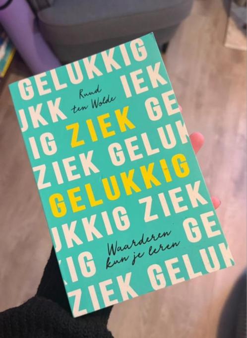 Boek Ziek Gelukkig - Ruud ten Wolde, Boeken, Biografieën, Zo goed als nieuw, Overige, Ophalen of Verzenden