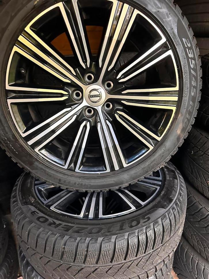 Volvo V/S60 Winterset Origineel!!, Auto-onderdelen, Banden en Velgen, Banden en Velgen, Zomerbanden, 18 inch, 235 mm, Nieuw, Ophalen