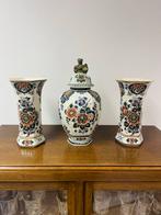 Mooi groot Delfts Polychroom Kaststel 3x vazen nr 449/450, Antiek en Kunst, Antiek | Vazen, Ophalen of Verzenden