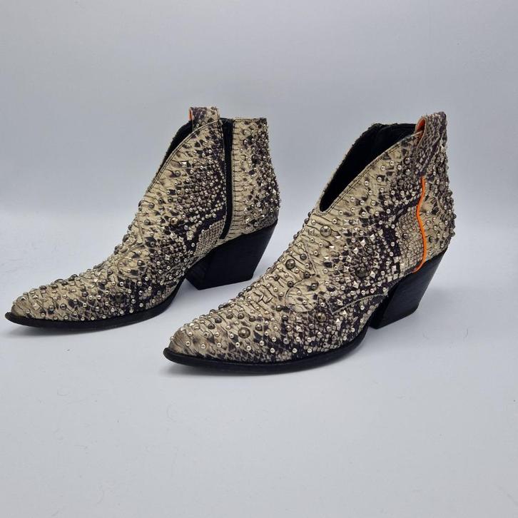 Elena Lachi laarsjes. Maat 41. Snakeprint/ studs., Kleding | Dames, Schoenen, Zo goed als nieuw, Lage of Enkellaarzen, Overige kleuren
