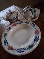 Brabants Bont Theeservies: Theepot, Schotels en Borden, Ophalen of Verzenden