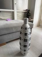 Mooie witte vaas met zwart design, 50 tot 75 cm, Wit, Aardewerk of Porselein, Ophalen of Verzenden
