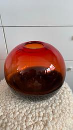 Ronde rood oranje blauwe vaas, Huis en Inrichting, Woonaccessoires | Vazen, Minder dan 50 cm, Nieuw, Glas, Ophalen