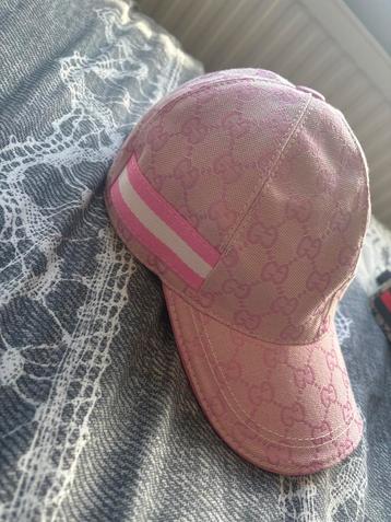 Roze Gucci Pet beschikbaar voor biedingen