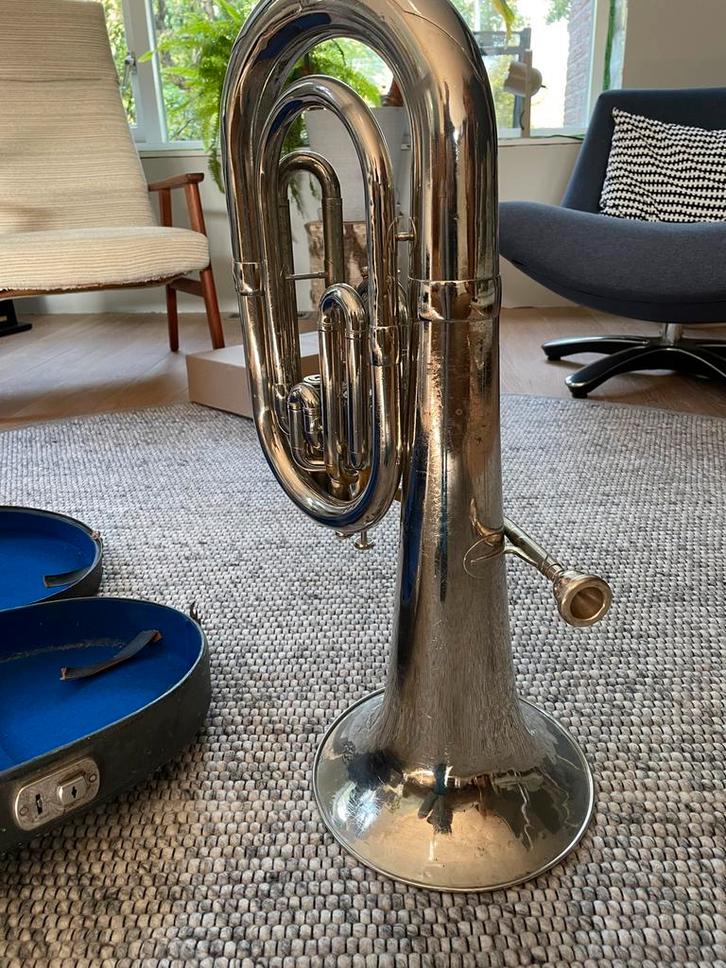 Bariton / saxhoorn Antoine Courtois, Muziek en Instrumenten, Blaasinstrumenten | Overige, Gebruikt, Koperblazer, Met koffer of draagtas
