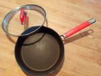 Pyrex pan met rode siliconen steel en handvat, doorsnee 26cm, Ophalen of Verzenden, Gebruikt, Aluminium, Koekenpan of Braadpan