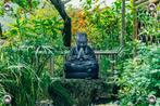 Tuinposter-Schuttingposter Buddha in bos 120x80 cm (bxh), Tuin en Terras, Tuinwanddecoratie, Verzenden, Nieuw, Info@GoodSmiling.com