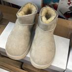 Ugg Pantoffels nieuw € 50,-, Verzenden, Zo goed als nieuw, Jongen of Meisje, Laarzen