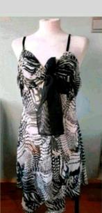 Mooi chiffon jurk, Ophalen of Verzenden, Zo goed als nieuw, Maat 38/40 (M), Knielengte