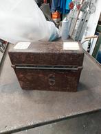 Twee oude veldtelefoons - Schuurvondst, Antiek en Kunst, Antiek | Gereedschap en Instrumenten, Ophalen of Verzenden