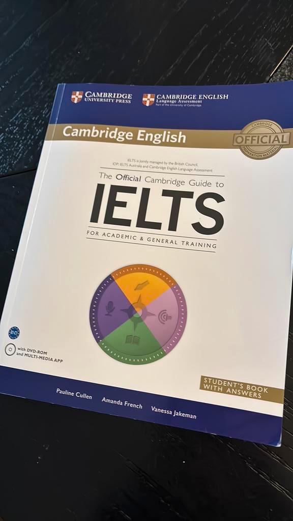 Official Cambridge Guide to IELTS Student's Book with Answer, Boeken, Overige Boeken, Zo goed als nieuw, Ophalen of Verzenden