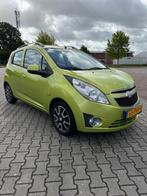 Chevrolet Spark 1.0 Bifuel 2011 Groen, Auto's, Euro 5, 4 cilinders, Origineel Nederlands, 36 €/maand