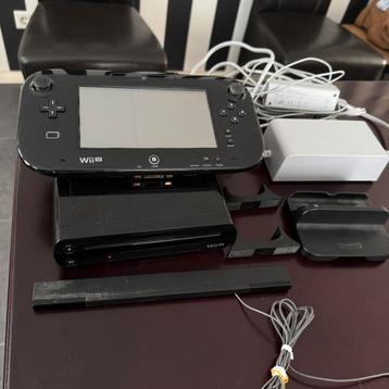 Nintendo Wii U 32 GB + Kabels, Standaarden, Sensor Bar beschikbaar voor biedingen