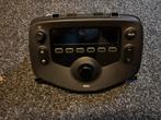 Originele autoradio peugeot 108/ toyota aygo/ citroen c1, Auto diversen, Autoradio's, Ophalen, Zo goed als nieuw