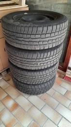 Winterbanden met velgen 215 / 65R16  (Hyundai ix35), Ophalen, Zo goed als nieuw