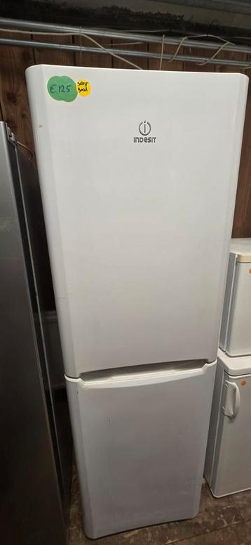 Hoge Indesit koelvriescombinatie met garantie  beschikbaar voor biedingen