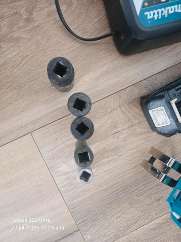 Makita slagmoersleutel dtw1002 18V beschikbaar voor biedingen