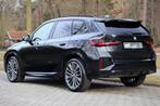 BMW X1 sDrive18i VOL | M-pakket | Pano | HUD | Massage | 360, 136 pk, Gebruikt, Zwart, Bedrijf