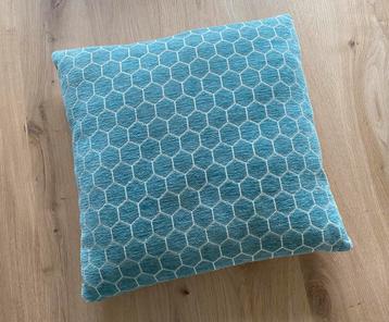 Kussen hexagon groen/blauw - 45x45 cm groot beschikbaar voor biedingen