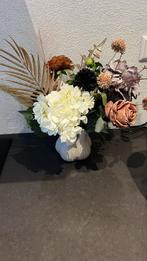 Beige toetervaas met zijde boeket, Ophalen of Verzenden, Zo goed als nieuw