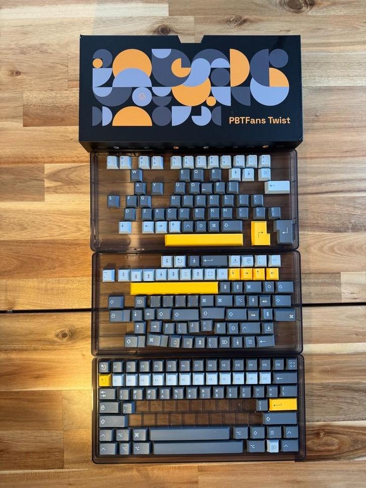 PBT Fans Twist Keycap Set - Premium PBT Dye-Sub Cherry Profi, Computers en Software, Toetsenborden, Zo goed als nieuw, Qwerty