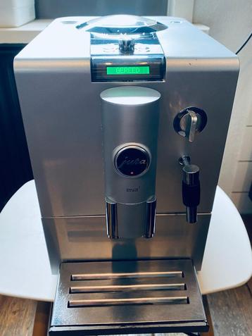 Prachtige jura ena 7 wit met een gratis onderhoudsbeurt. beschikbaar voor biedingen